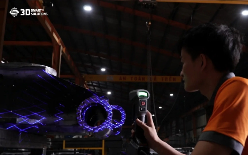 3D scanner SHINING 3D FreeScan digunakan untuk reverse engineering komponen industri